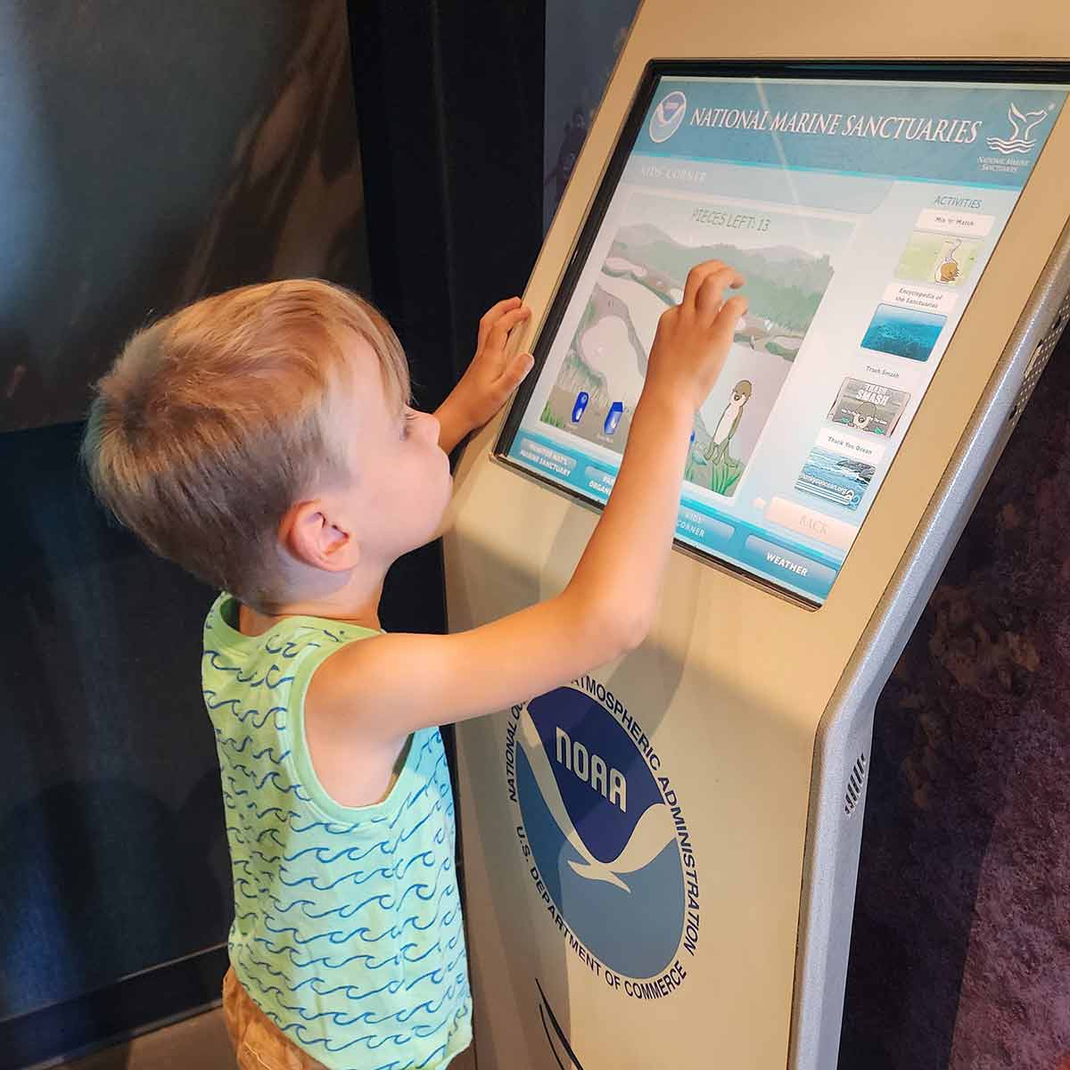 Computer games at Jennette's Pier