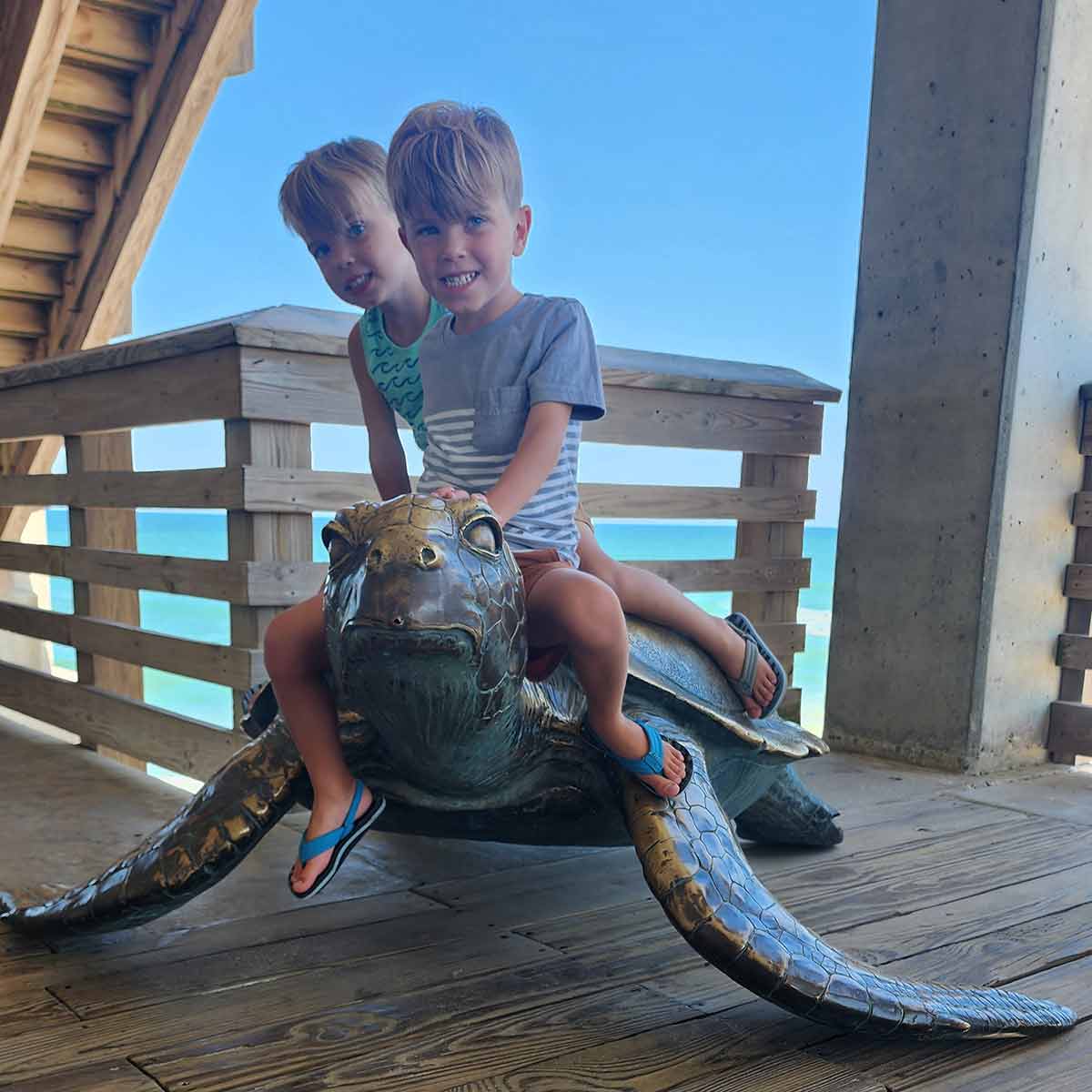 Sea turtle sculpture at Jennette's Pier