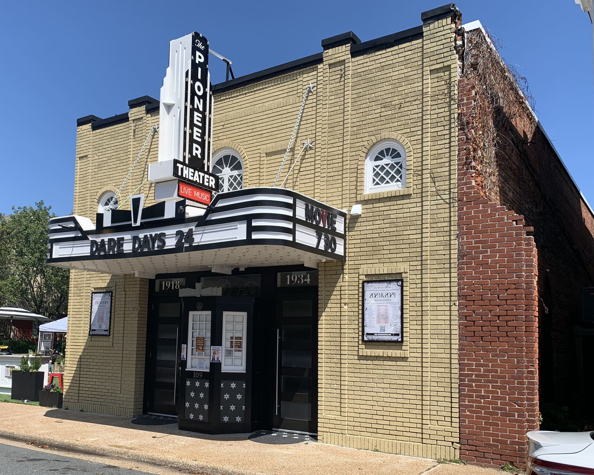 pioneer-theater Pioneer Theater in Manteo
